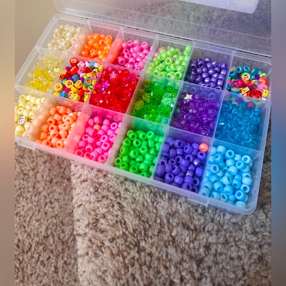 Beads with Compartment Bead Storage Box - Multicolor